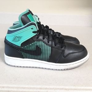 NIKE AIR JORDAN 1 RETRO 89  SZ. 6Y